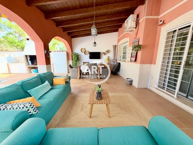 3 sovrum Semi-fristående Villa till salu i La Pobla de Vallbona med pool garage - 395 000 € (Ref: 10008295)