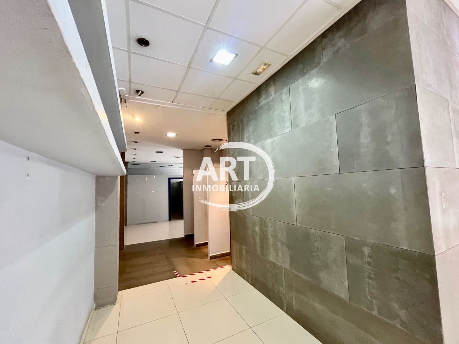 Commercial for rent in L'Eliana - € 2,800 (Ref: 10026707)