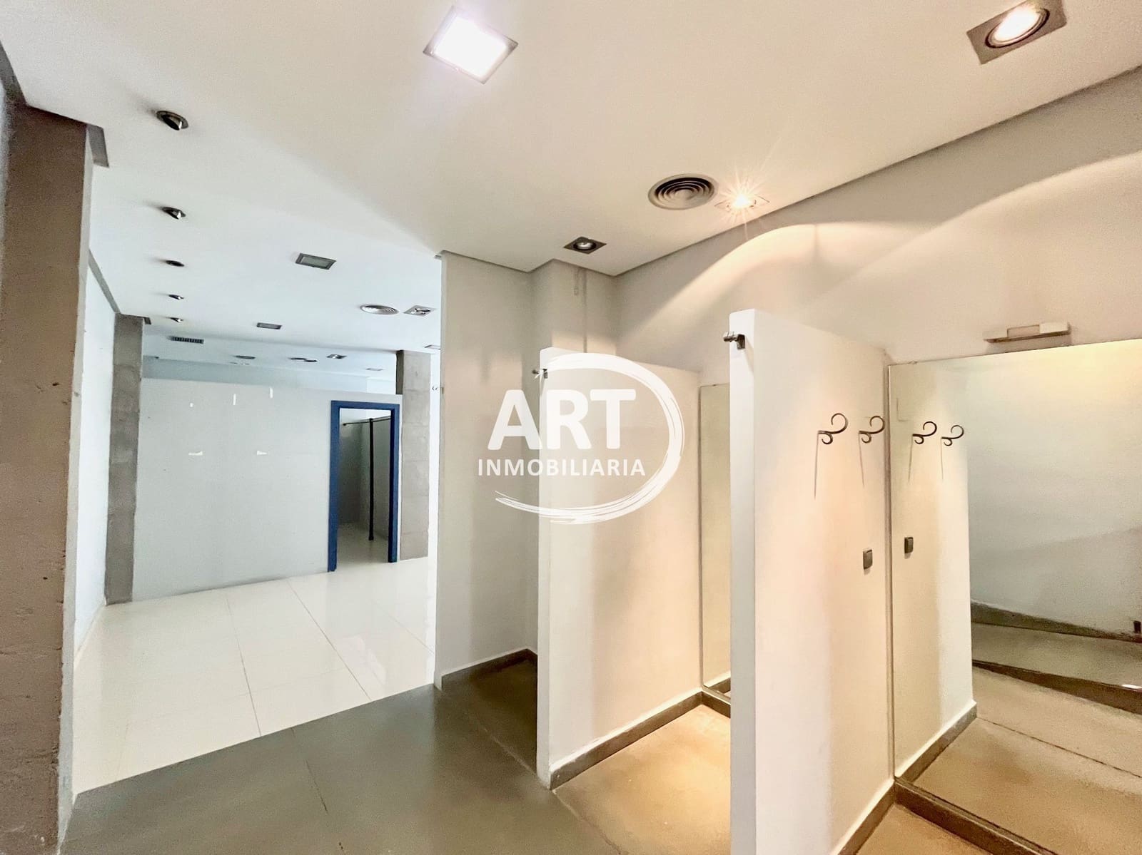 Commercial for rent in L'Eliana - € 2,800 (Ref: 10026707)