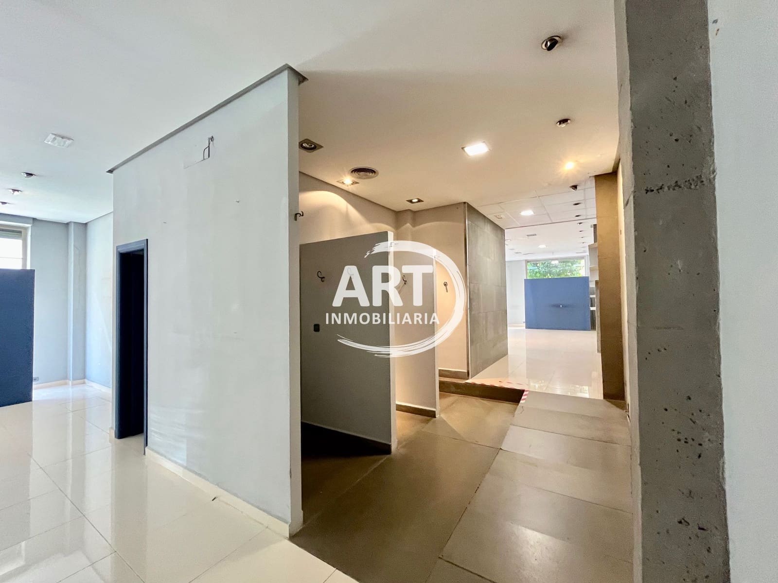 Commercial for rent in L'Eliana - € 2,800 (Ref: 10026707)