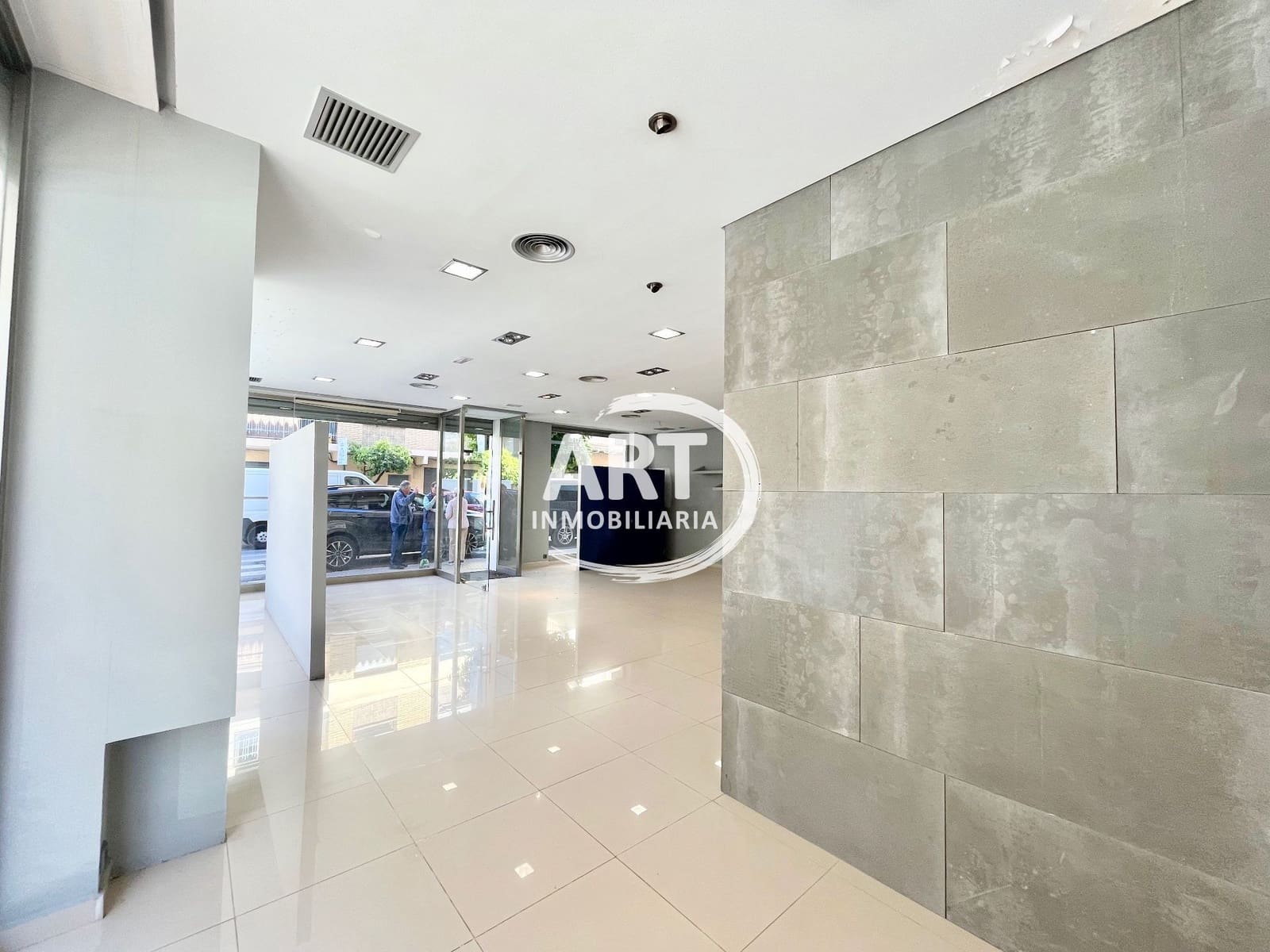Commercial for rent in L'Eliana - € 2,800 (Ref: 10026707)