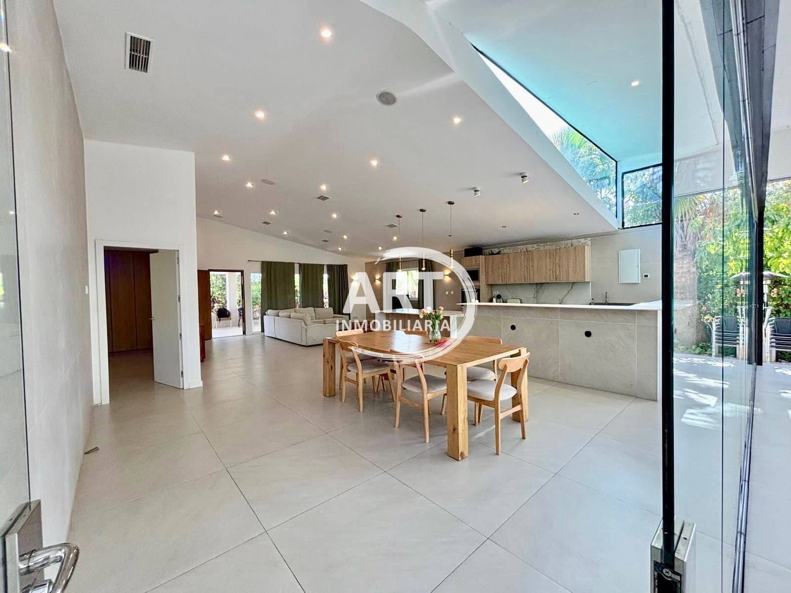 7 bedroom Villa for sale in Betera with pool garage - € 840,000 (Ref: 10036328)