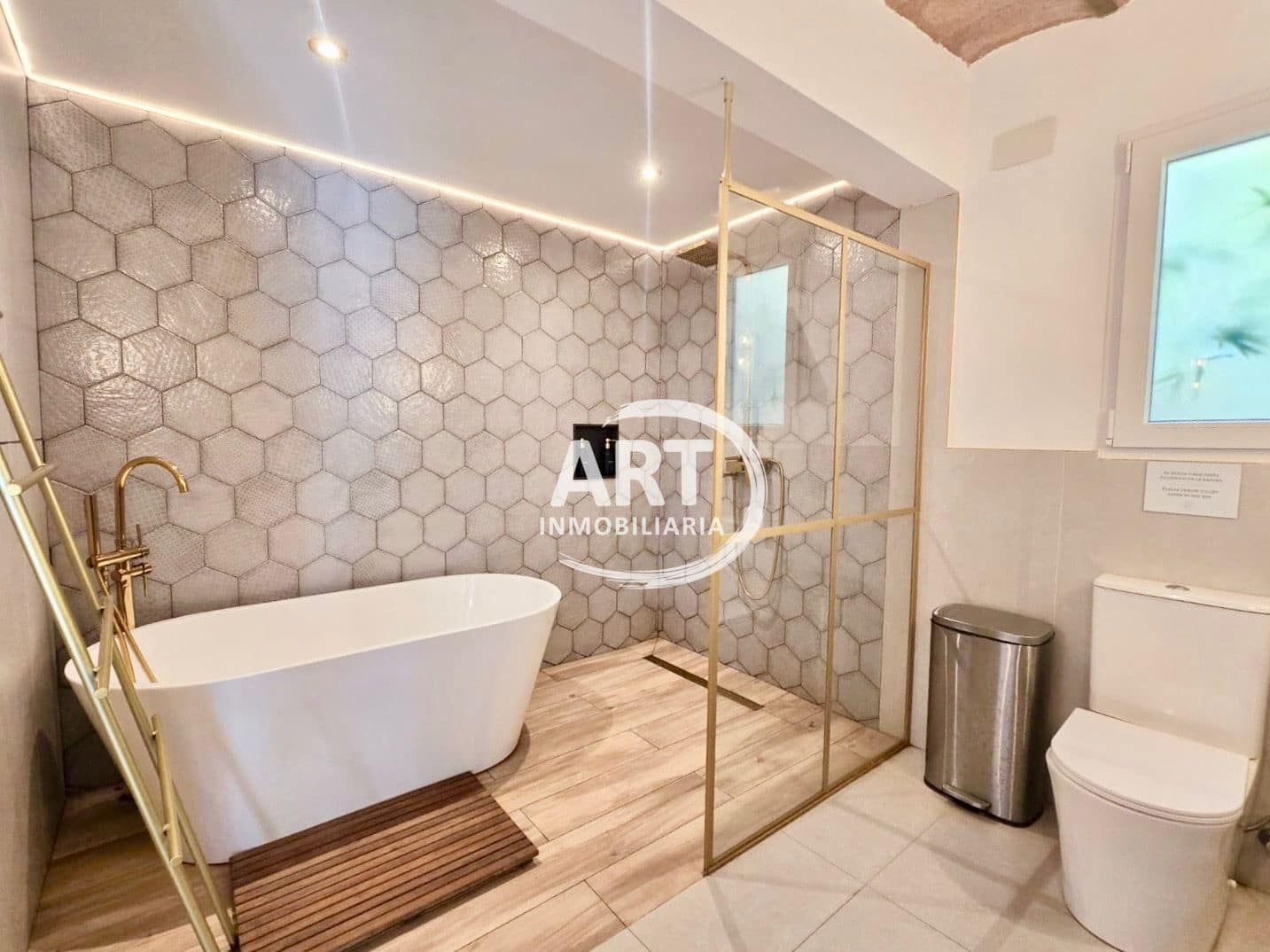 7 bedroom Villa for sale in Betera with pool garage - € 840,000 (Ref: 10036328)