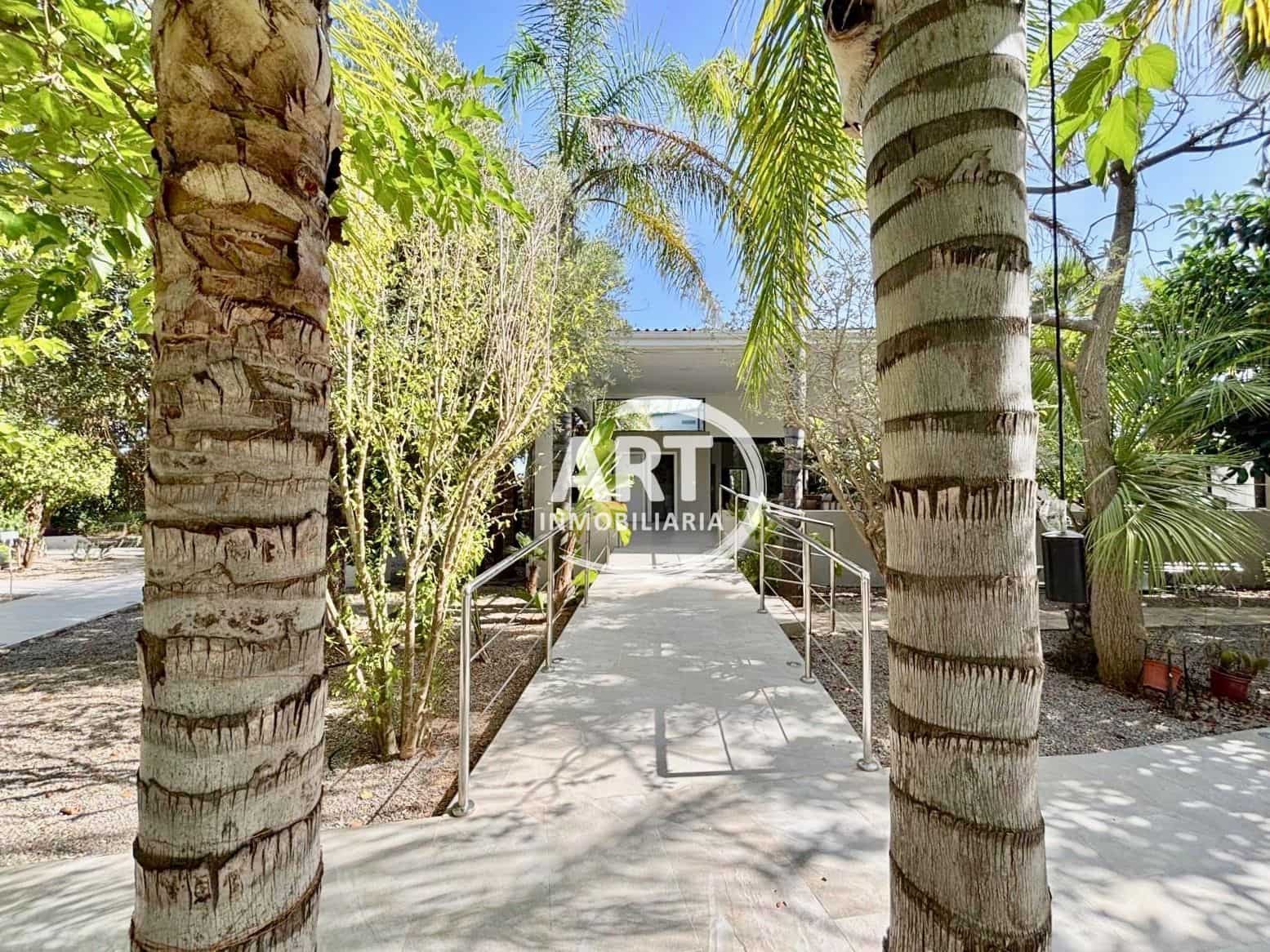 7 bedroom Villa for sale in Betera with pool garage - € 840,000 (Ref: 10036328)