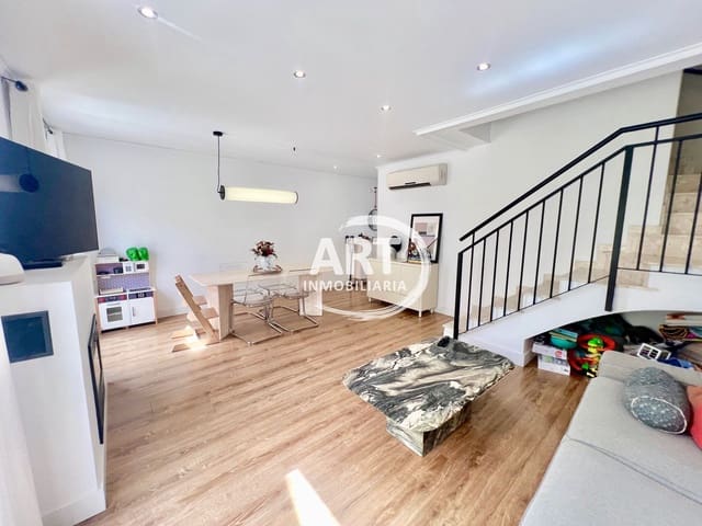 3 sypialnia Dom blizniak na sprzedaż w San Antonio de Benagéber z basenem garażem - 389 000 € (Ref: 10040312)