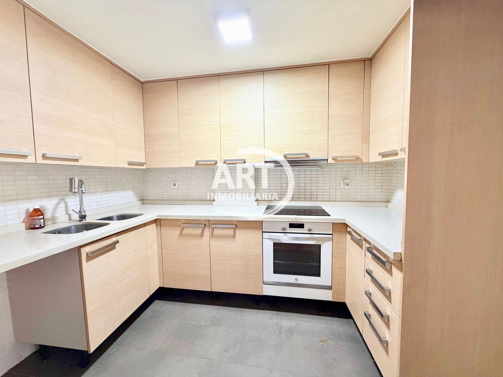 2 sovrum Lägenhet att hyra i Valencia stad med garage - 1 700 € (Ref: 10040313)