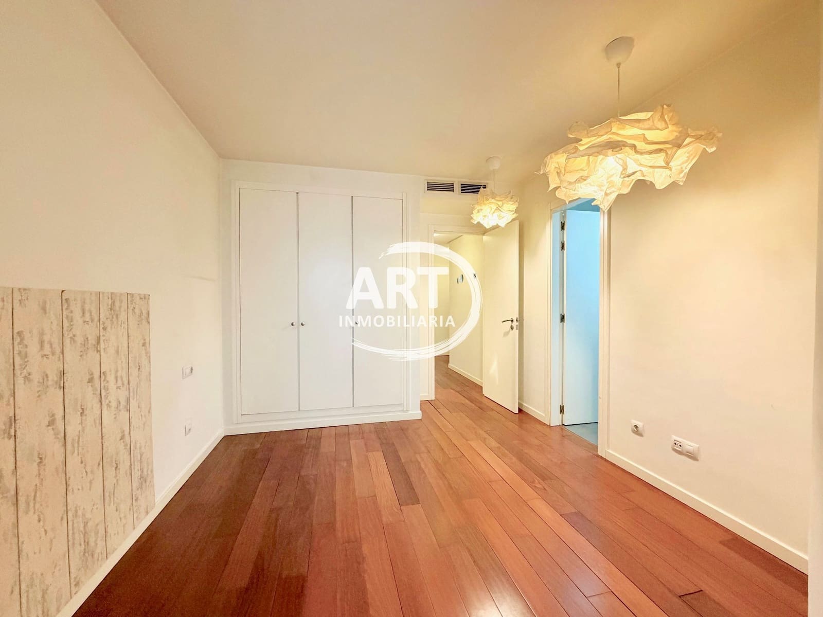 2 sovrum Lägenhet att hyra i Valencia stad med garage - 1 700 € (Ref: 10040313)