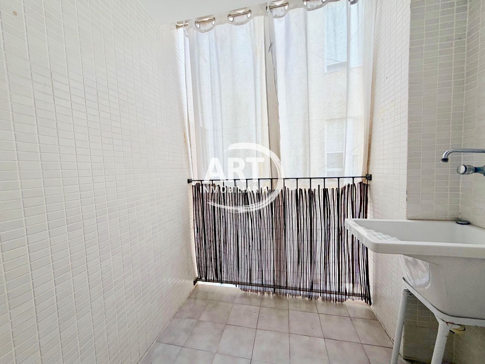 2 sovrum Lägenhet att hyra i Valencia stad med garage - 1 700 € (Ref: 10040313)