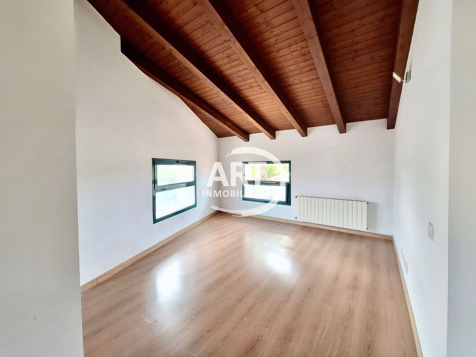 2 sypialnia Penthouse do wynajęcia w Betera z garażem - 1 200 € (Ref: 10042477)