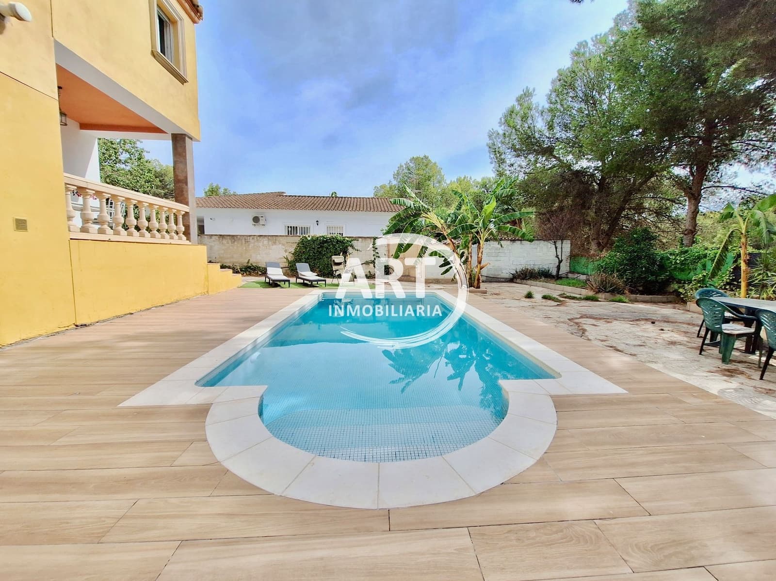 5 chambre Villa/Maison à vendre à Serra avec piscine - 490 000 € (Ref: 10042478)