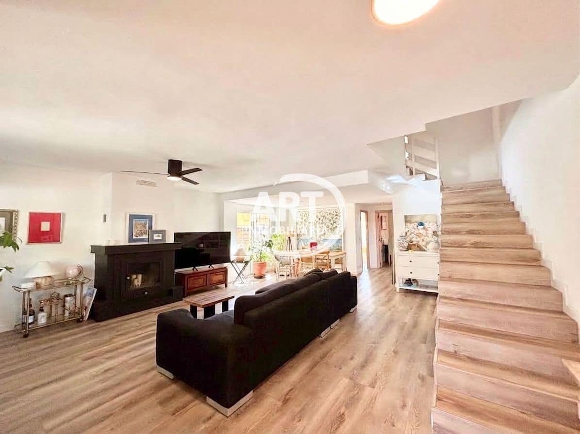 5 bedroom Villa for sale in L'Eliana with pool garage - € 670,000 (Ref: 10054622)