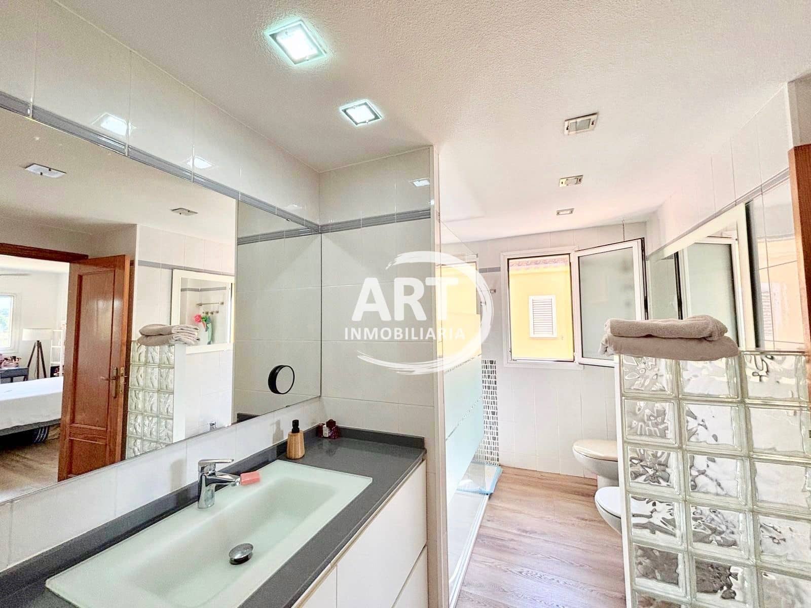 5 bedroom Villa for sale in L'Eliana with pool garage - € 670,000 (Ref: 10054622)
