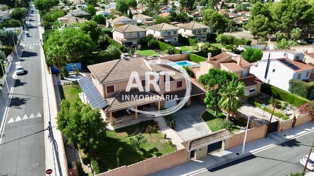 6 quarto Moradia para venda em L'Eliana com piscina garagem - 790 000 € (Ref: 10057955)