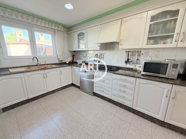 Chalet de 6 habitaciones en L'Eliana en venta con piscina garaje - 869.000 € (Ref: 10063755)