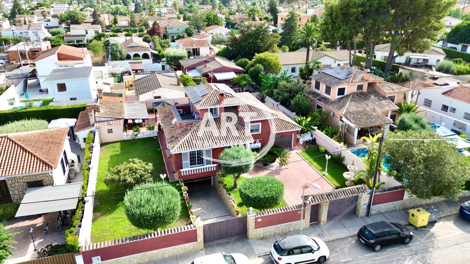 Chalet de 6 habitaciones en L'Eliana en venta con piscina garaje - 869.000 € (Ref: 10063755)