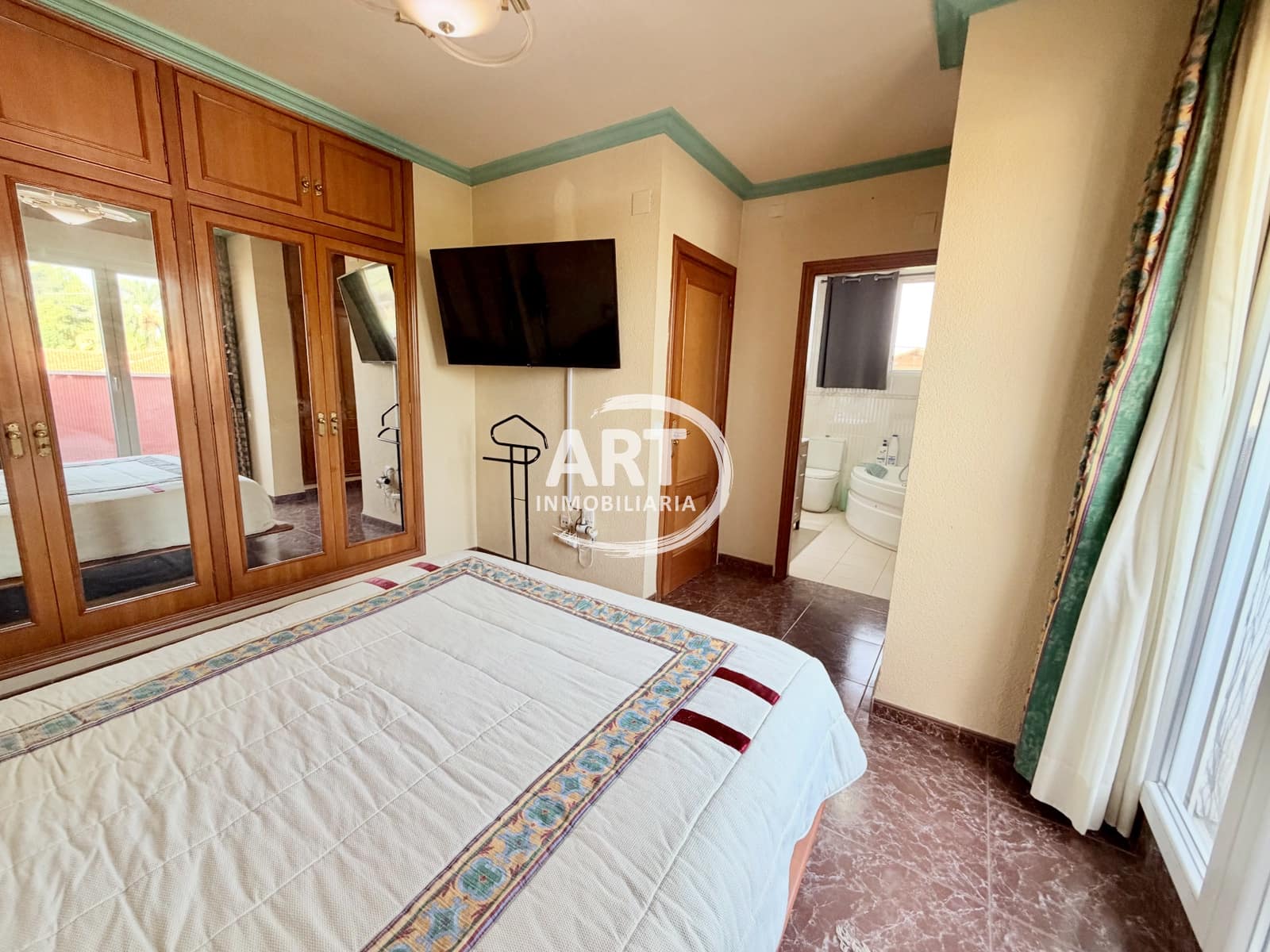 Chalet de 6 habitaciones en L'Eliana en venta con piscina garaje - 869.000 € (Ref: 10063755)
