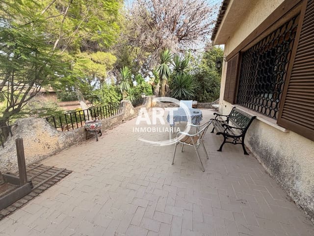 Chalet de 5 habitaciones en L'Eliana en venta con piscina garaje - 700.000 € (Ref: 10080369)