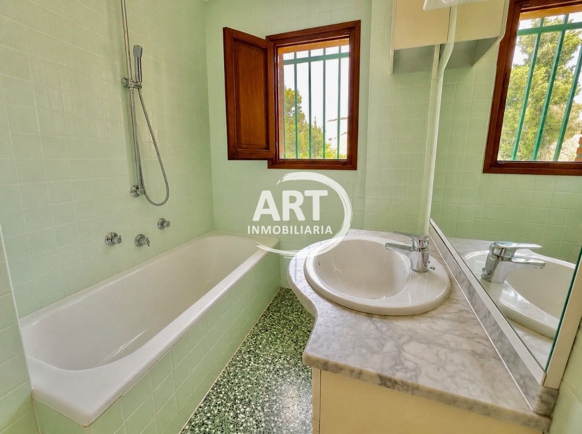 4 sypialnia Willa na sprzedaż w L'Eliana z basenem garażem - 850 000 € (Ref: 10080370)