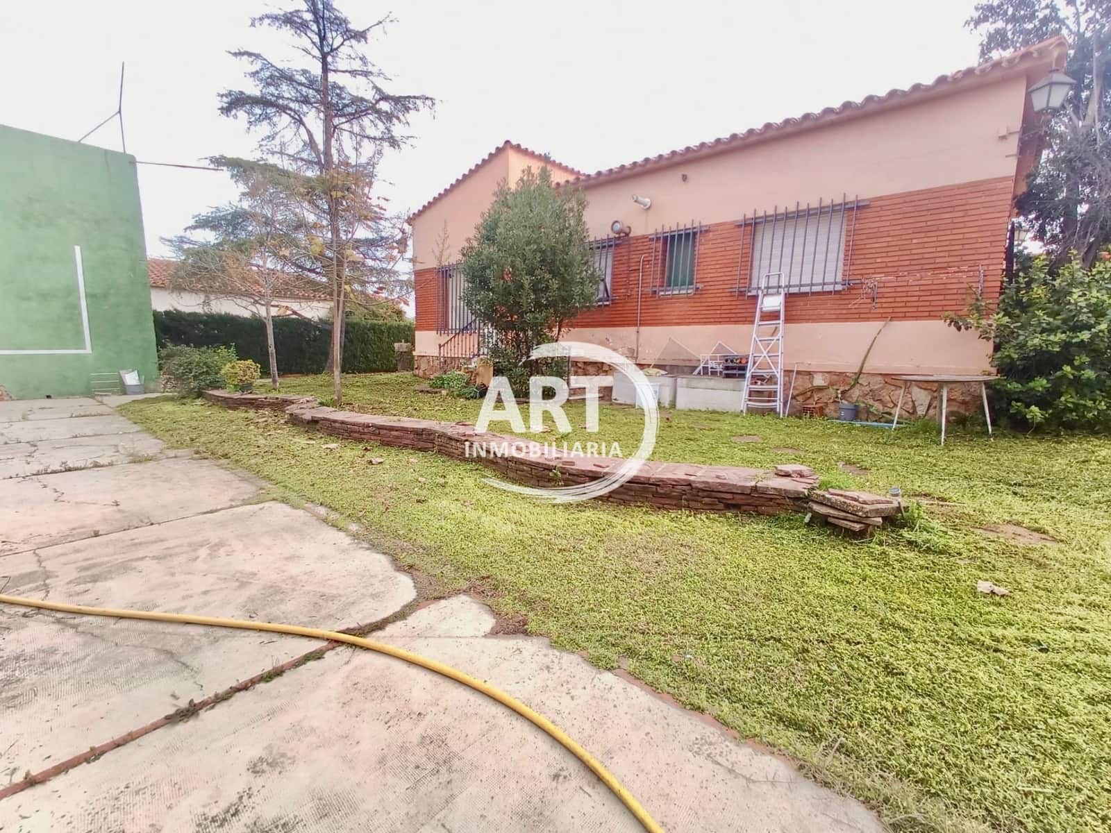 4 sypialnia Willa na sprzedaż w L'Eliana z basenem garażem - 850 000 € (Ref: 10080370)
