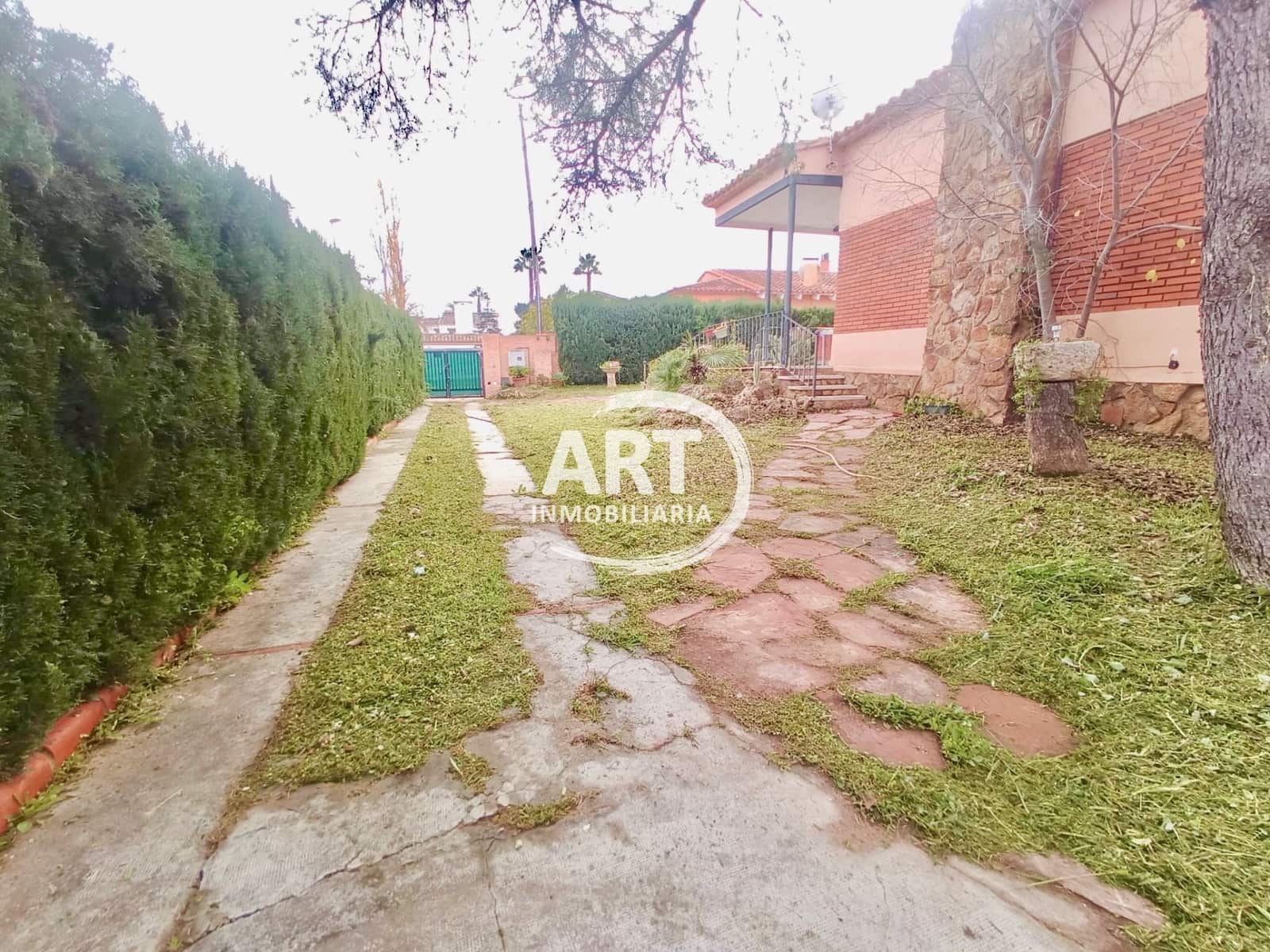 4 sypialnia Willa na sprzedaż w L'Eliana z basenem garażem - 850 000 € (Ref: 10080370)