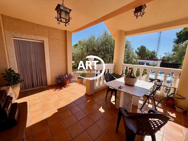 6 Zimmer Villa zu verkaufen in Cheste mit Pool Garage - 299.950 € (Ref: 10118723)
