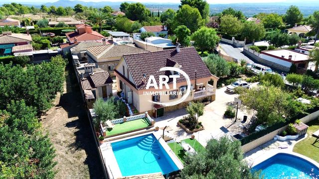 6 Zimmer Villa zu verkaufen in Cheste mit Pool Garage - 299.950 € (Ref: 10118723)