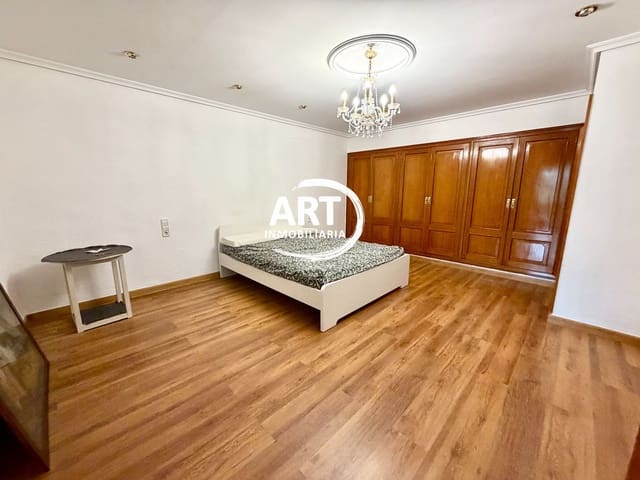 Chalet de 4 habitaciones en L'Eliana en alquiler con piscina garaje - 3.000 € (Ref: 10123388)