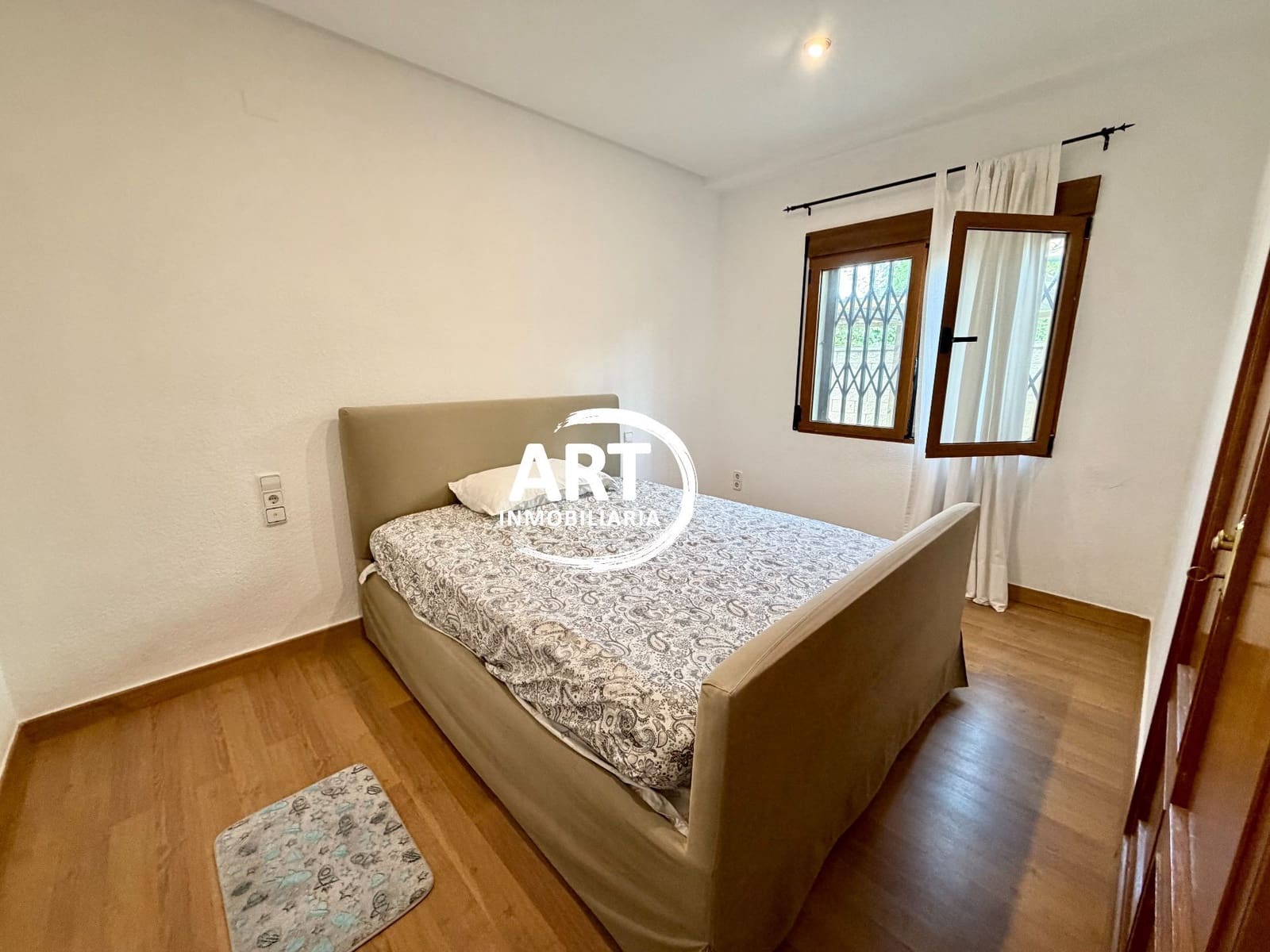 Chalet de 4 habitaciones en L'Eliana en alquiler con piscina garaje - 3.000 € (Ref: 10123388)