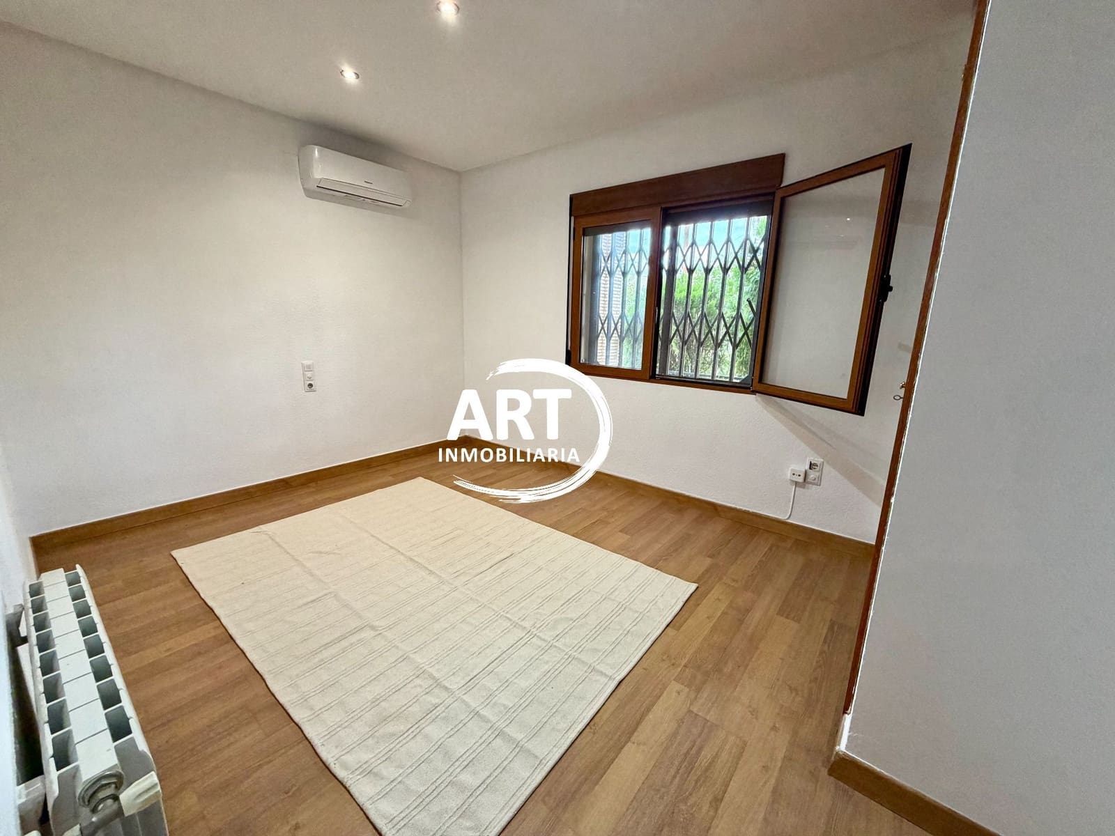 Chalet de 4 habitaciones en L'Eliana en alquiler con piscina garaje - 3.000 € (Ref: 10123388)