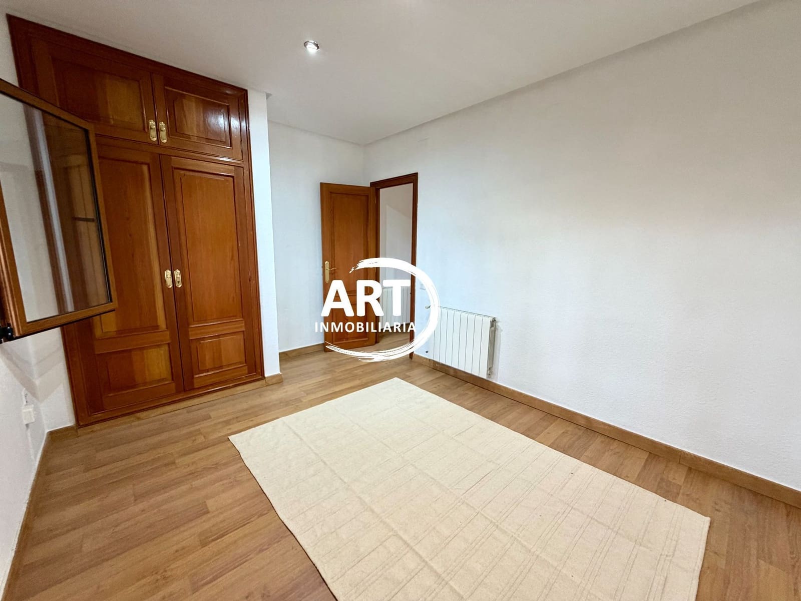 Chalet de 4 habitaciones en L'Eliana en alquiler con piscina garaje - 3.000 € (Ref: 10123388)