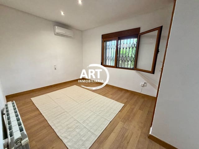 Chalet de 4 habitaciones en L'Eliana en alquiler con piscina garaje - 3.000 € (Ref: 10123388)
