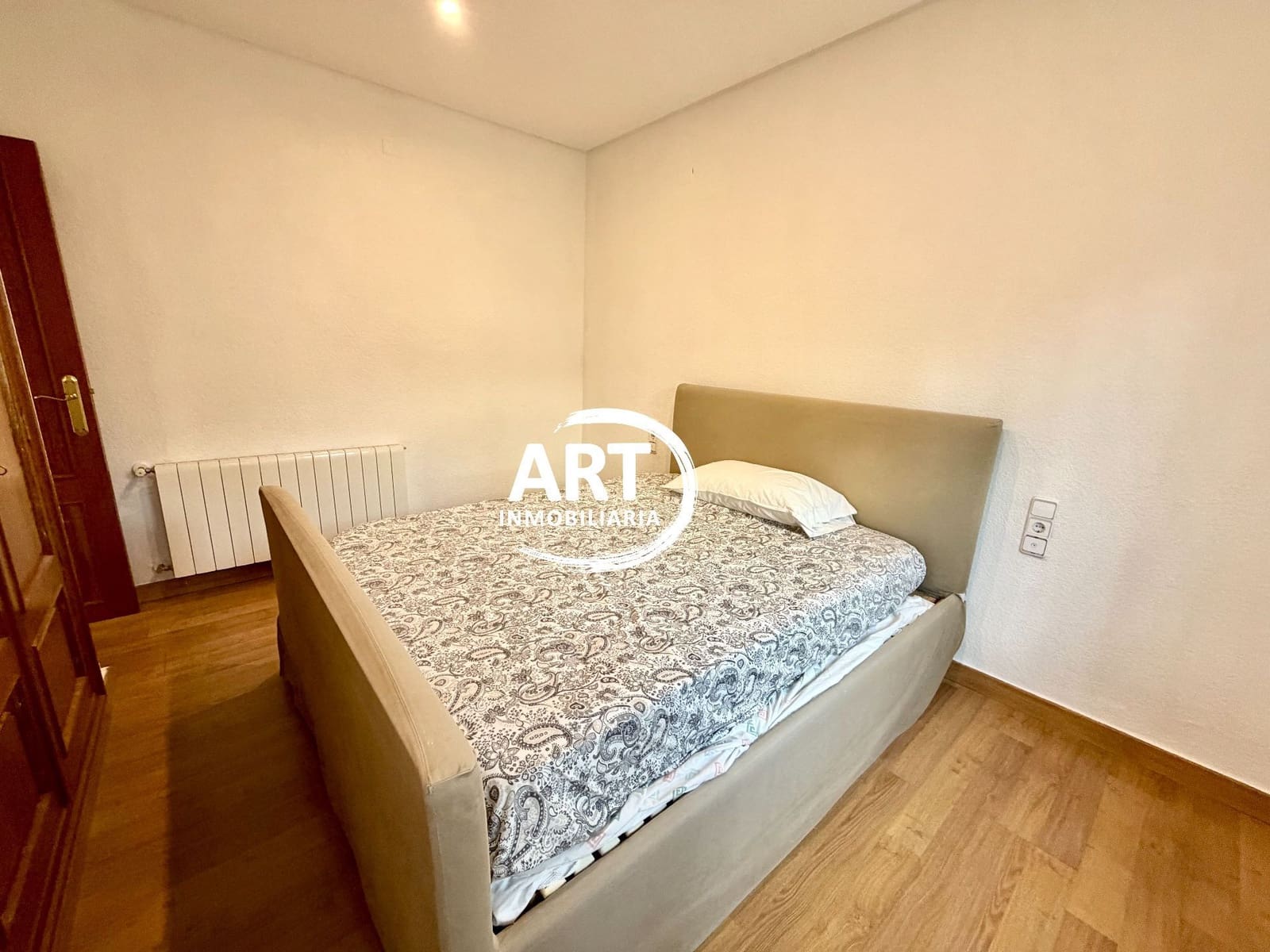 Chalet de 4 habitaciones en L'Eliana en alquiler con piscina garaje - 3.000 € (Ref: 10123388)