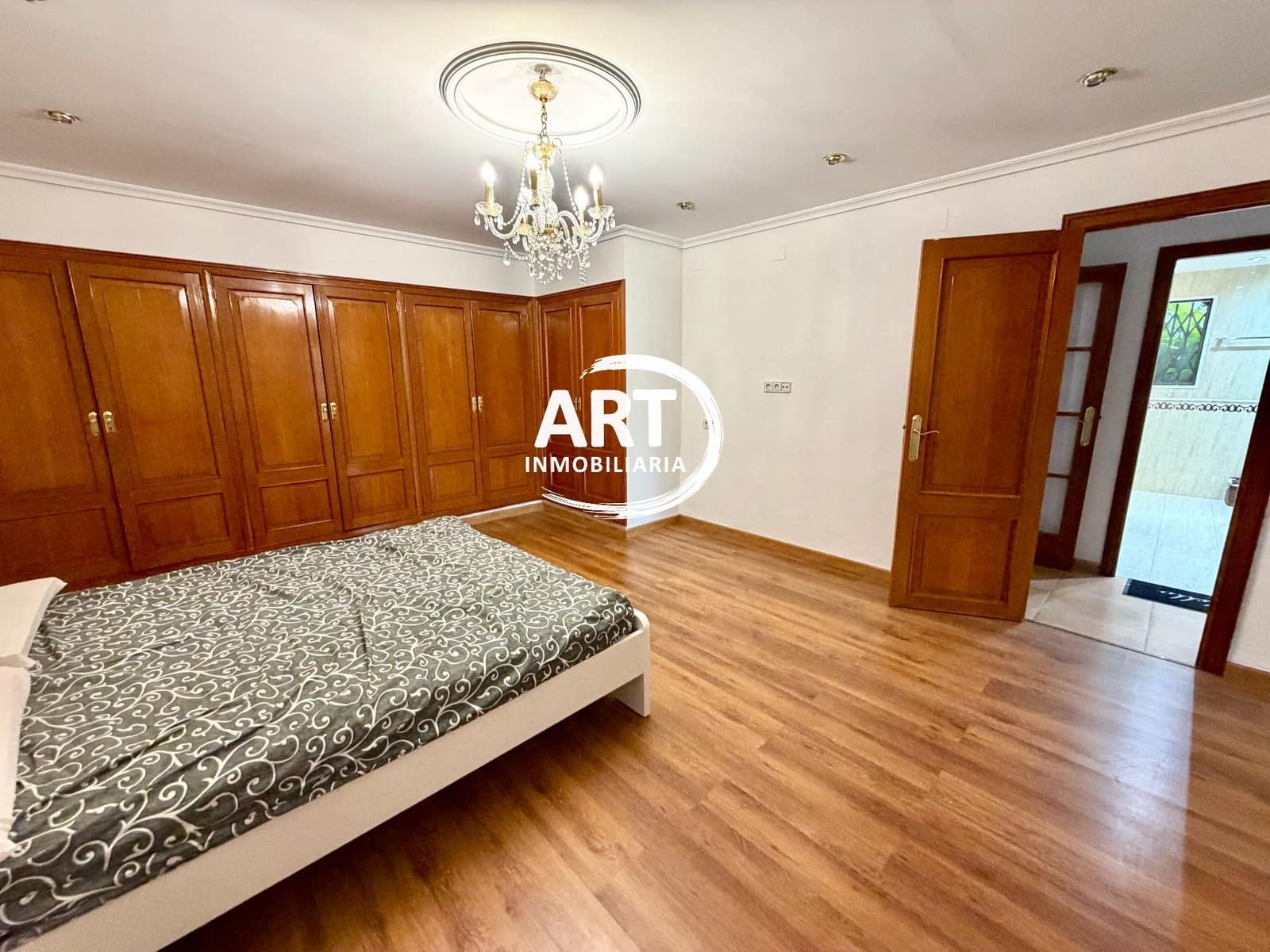 Chalet de 4 habitaciones en L'Eliana en alquiler con piscina garaje - 3.000 € (Ref: 10123388)