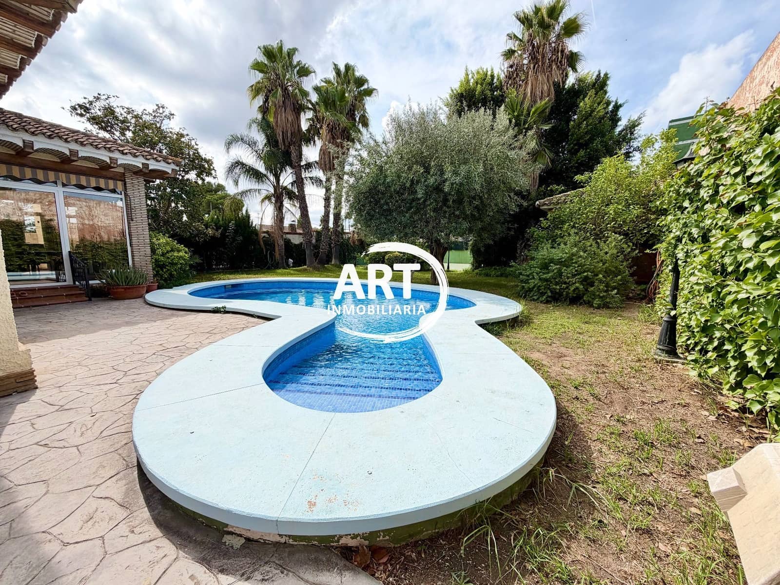 Chalet de 4 habitaciones en L'Eliana en alquiler con piscina garaje - 3.000 € (Ref: 10123388)