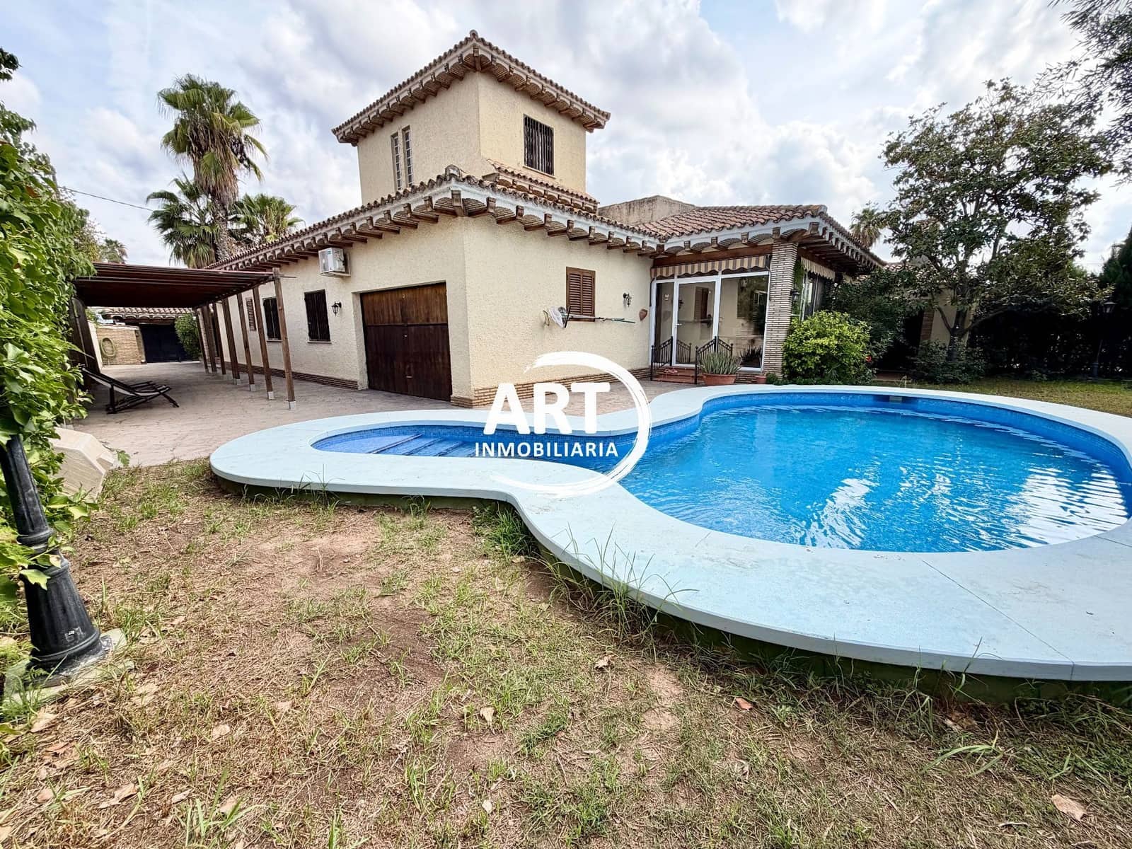 Chalet de 4 habitaciones en L'Eliana en alquiler con piscina garaje - 3.000 € (Ref: 10123388)