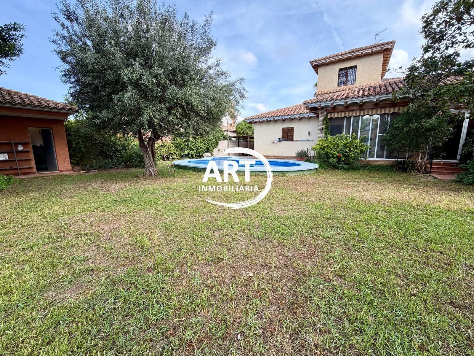 Chalet de 4 habitaciones en L'Eliana en alquiler con piscina garaje - 3.000 € (Ref: 10123388)