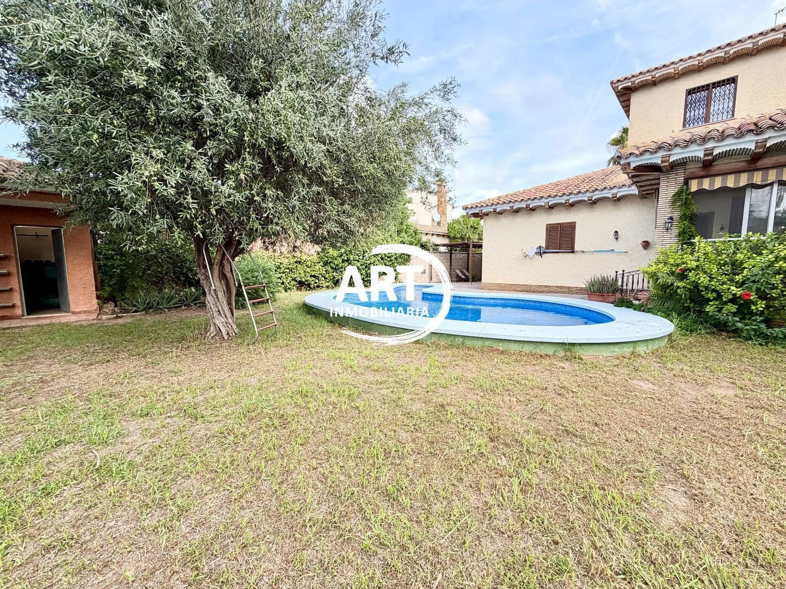Chalet de 4 habitaciones en L'Eliana en alquiler con piscina garaje - 3.000 € (Ref: 10123388)