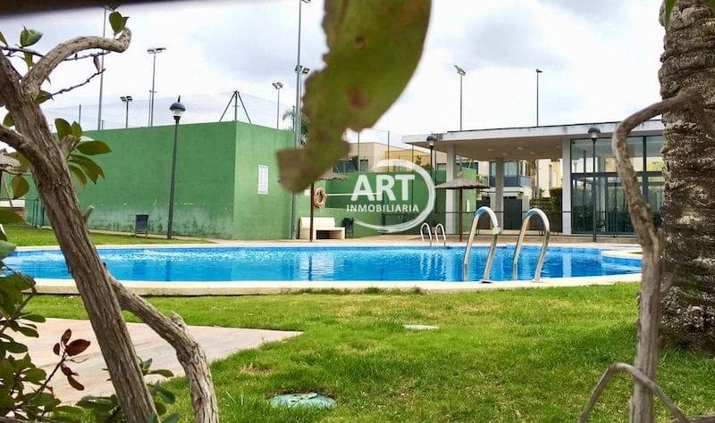 3 soveværelse Semi-Rækkehus til leje i La Pobla de Vallbona med swimmingpool garage - € 2.500 (Ref: 10123391)