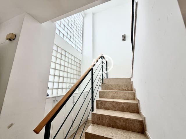 3 camera da letto Villetta Bifamiliare da affittare in La Pobla de Vallbona con piscina garage - 2.500 € (Rif: 10123391)