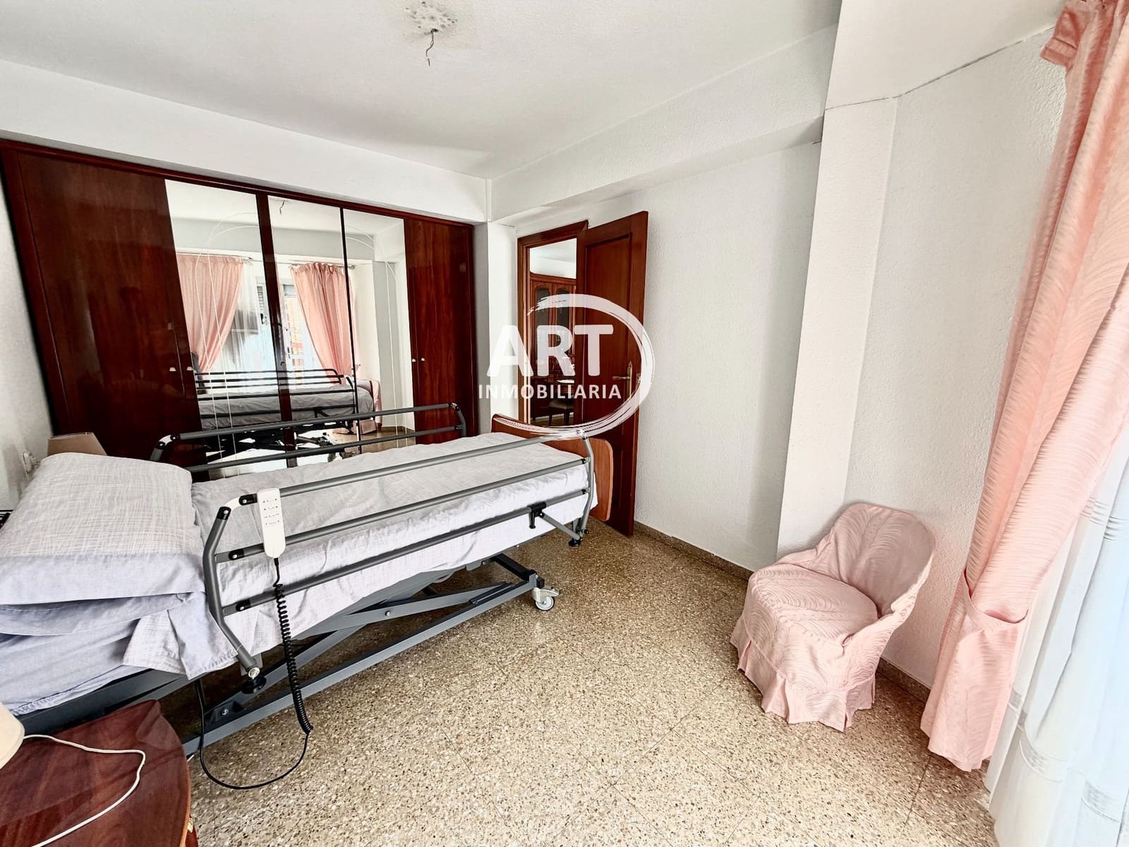 4 sovrum Lägenhet till salu i Valencia stad - 300 000 € (Ref: 10131153)