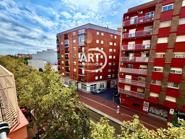 4 sovrum Lägenhet till salu i Valencia stad - 300 000 € (Ref: 10131153)