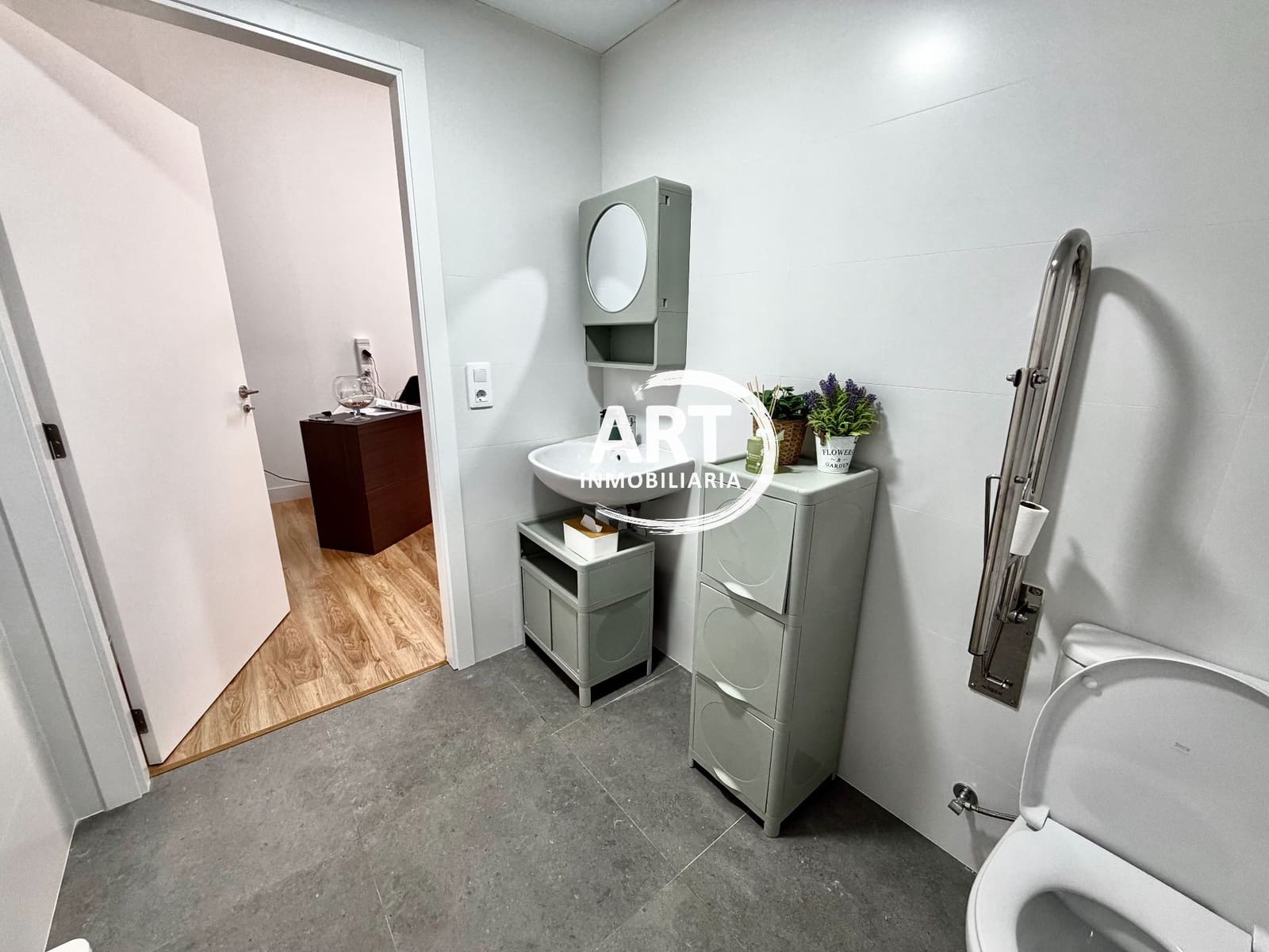 Local Comercial de 3 habitaciones en València ciudad en venta - 230.000 € (Ref: 10141651)
