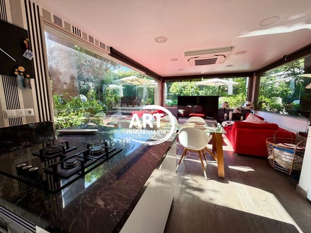 Villa/Maison de 4 chambres à louer à L'Eliana avec piscine garage - 3 600 € (Ref: 10154569)