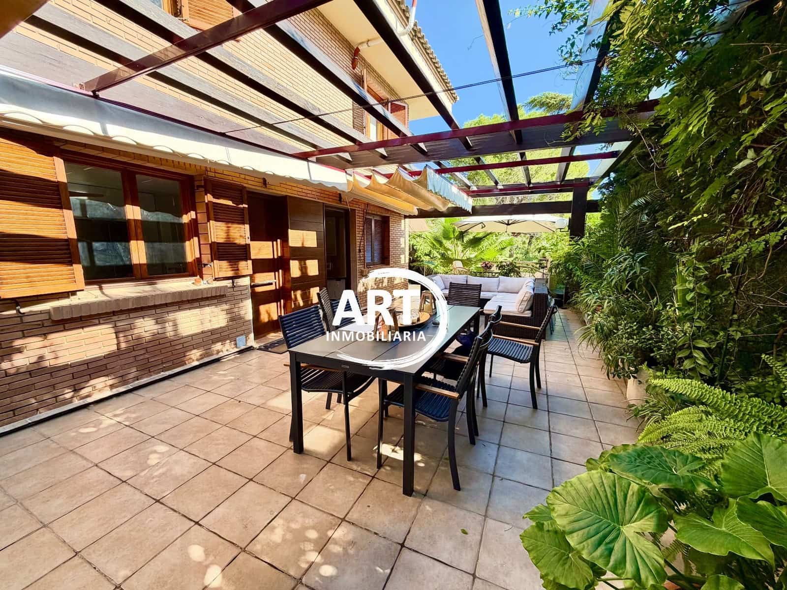 4 slaapkamer Villa te huur in Riba-roja de Turia met zwembad garage - € 3.600 (Ref: 10154569)