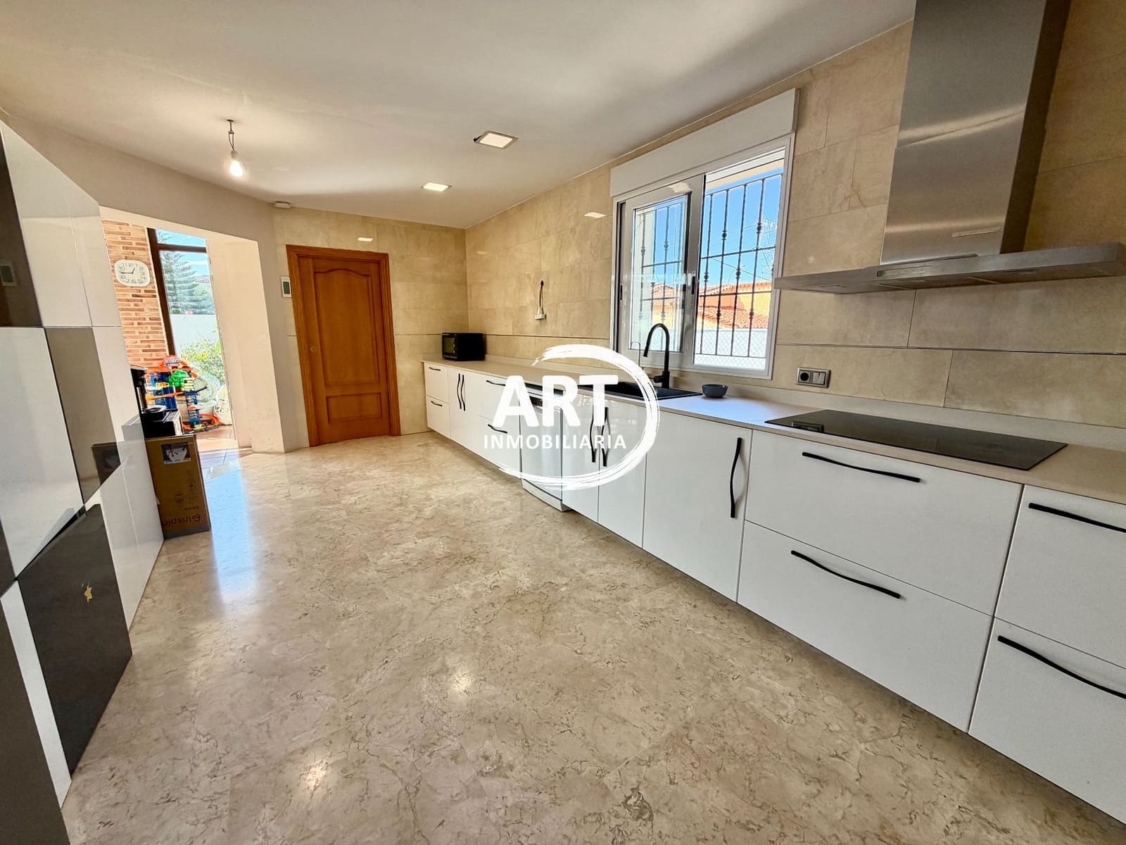 4 slaapkamer Villa te koop in L'Eliana met garage - € 630.000 (Ref: 10157201)