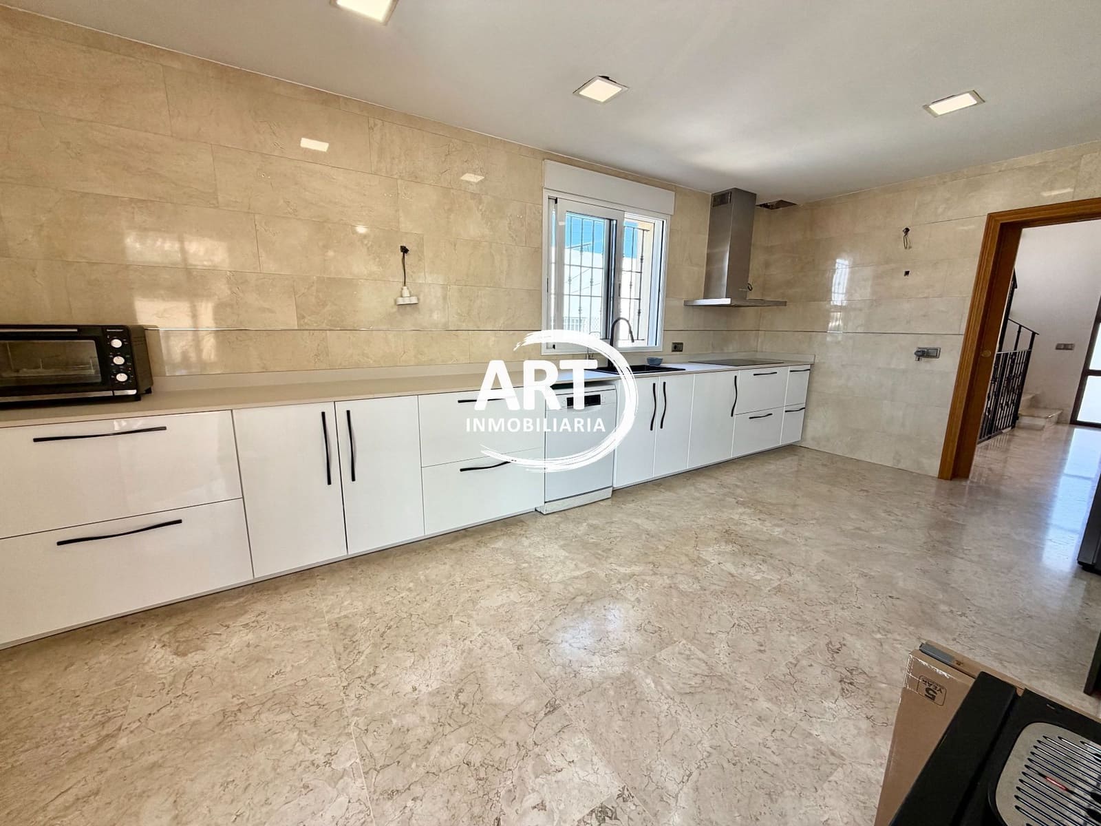 4 slaapkamer Villa te koop in L'Eliana met garage - € 630.000 (Ref: 10157201)