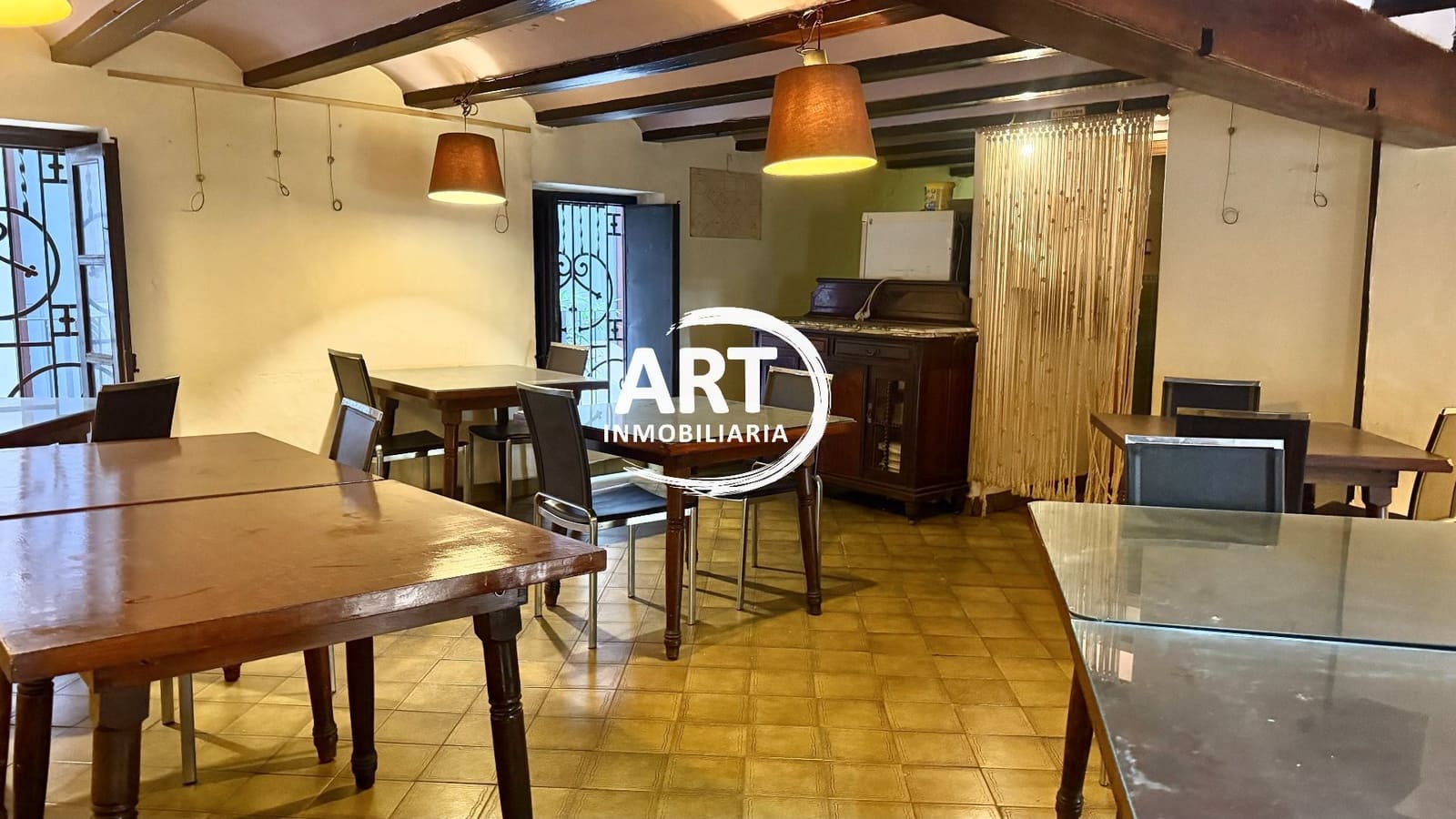 Kommersiell til salgs i Valencia by - € 249 000 (Ref: 10160913)