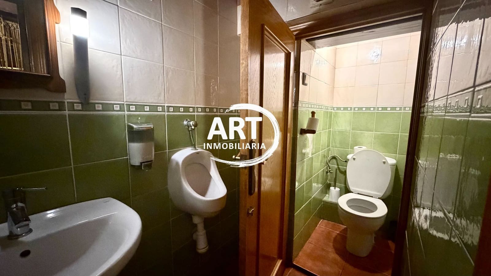 Kommersiell til salgs i Valencia by - € 249 000 (Ref: 10160913)