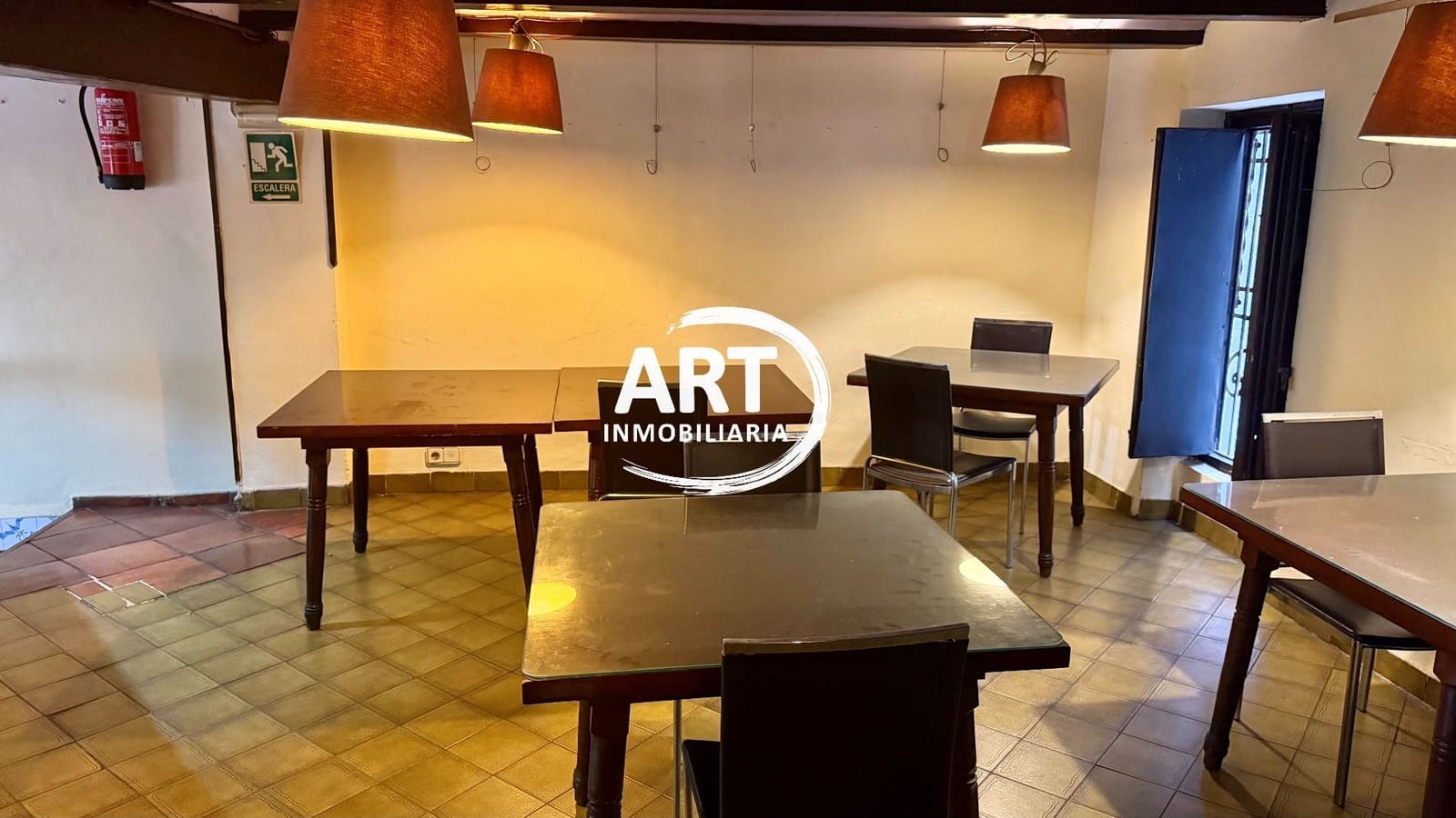 Kommersiell til salgs i Valencia by - € 249 000 (Ref: 10160913)