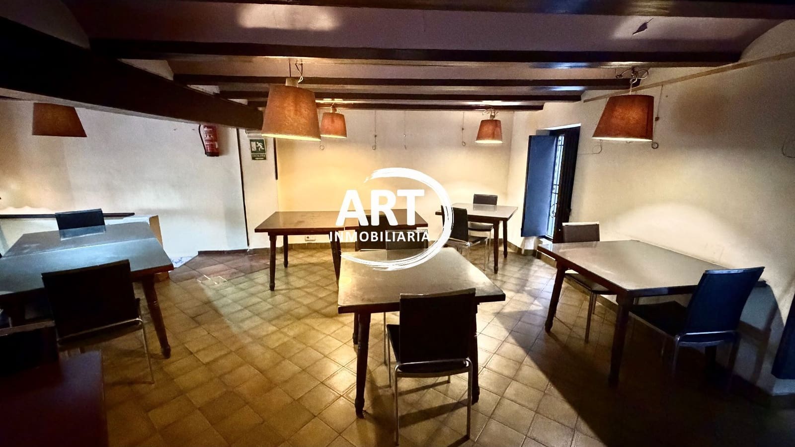 Kommersiell til salgs i Valencia by - € 249 000 (Ref: 10160913)